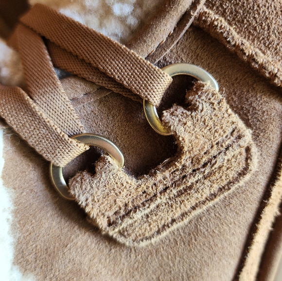 Size 9 - UGG Classic Cozy Tan Shearling Women's Platform Shoes - Picture 13 of 15